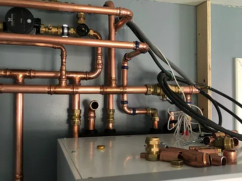 Installation av nibe eller ivt värmepump i fastighet